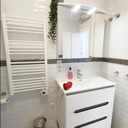 R-15 Large Holiday House Vakantiehuis